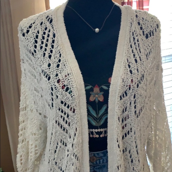 SOLD......AE Crochet Cardigan - Picture 2 of 7
